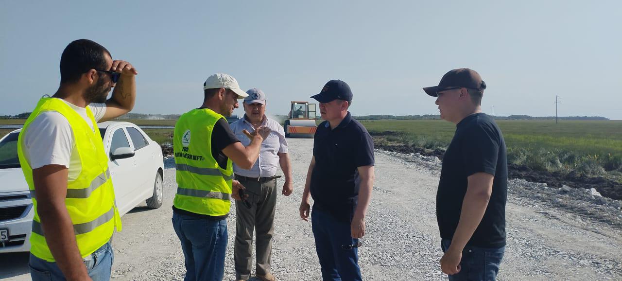 📢 11 маусымда аудан әкімі Қайрат Омаров жұмыс сапарымен ауылдық округтерді аралады. Іс-сапар барысында оның жедел мәселелер жөніндегі орынбасары және аудан прокуроры Нұржан Қожанов бірге болды.