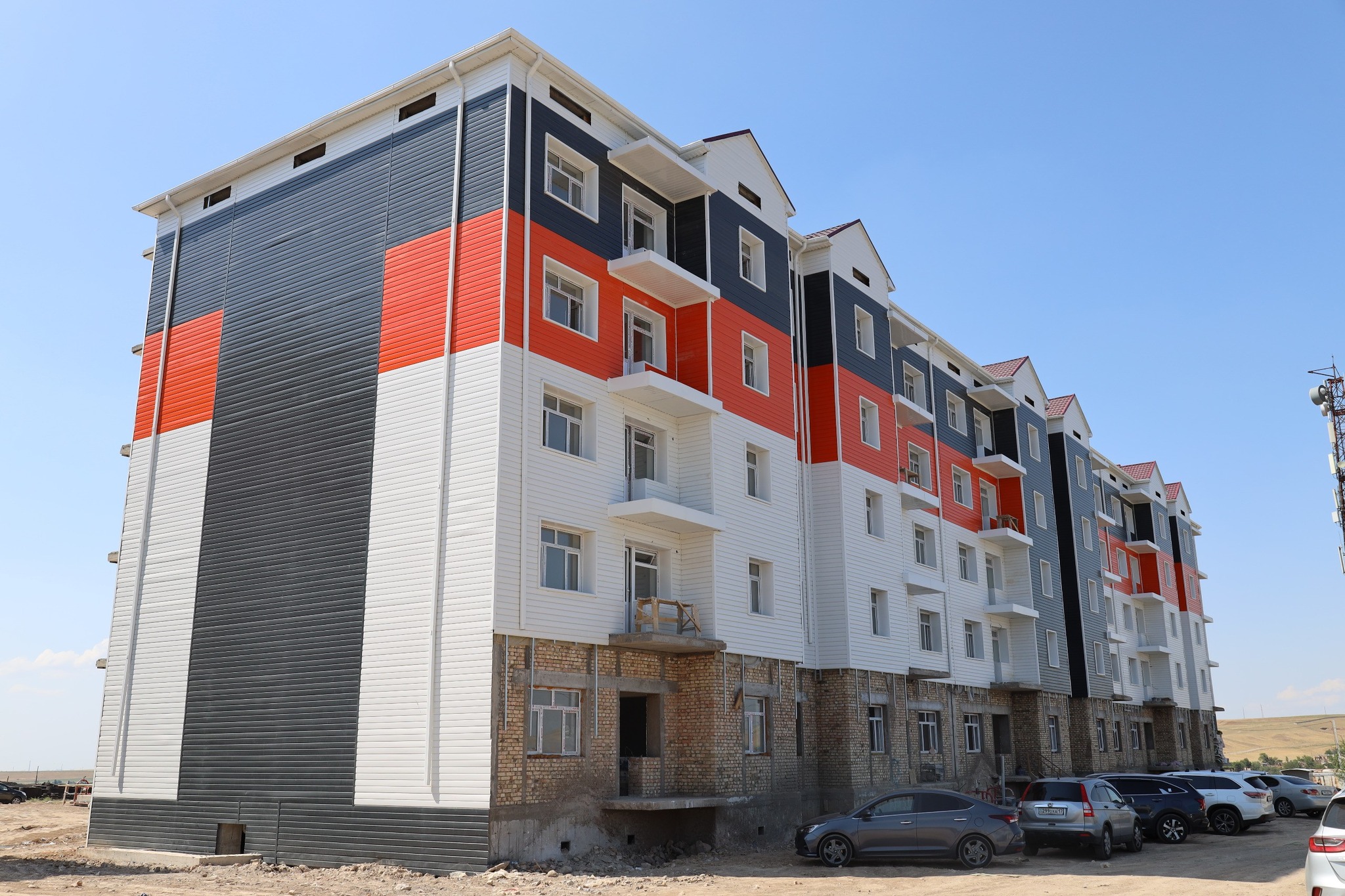 ТҮРКІСТАН: САРЫАҒАШ, ҚАЗЫҒҰРТ, ТӨЛЕБИ АУДАНДАРЫНДА САЛЫНЫП ЖАТҚАН НЫСАНДАРДЫҢ ҚҰРЫЛЫСЫ ЗЕРДЕЛЕНДІ