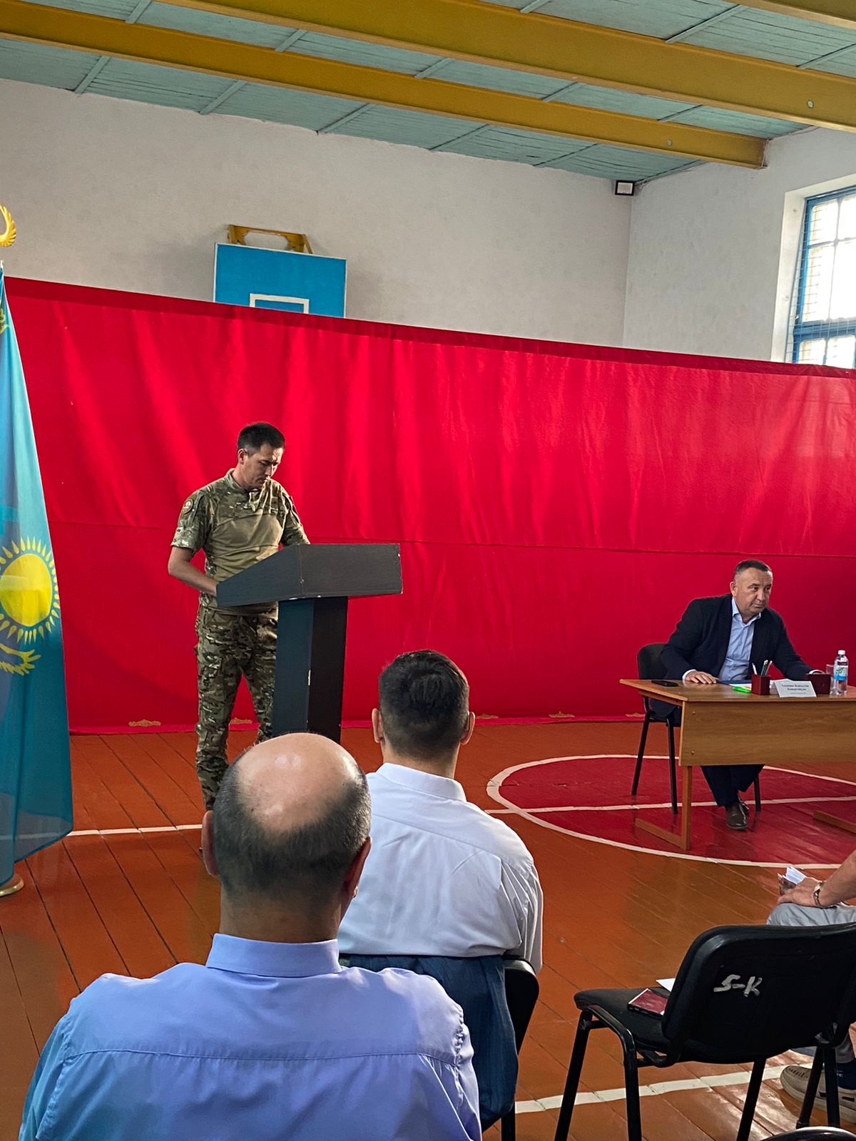 Әулиекөл ауданының ТЖБ Новоселовка ауылының тұрғындары алдында есеп беру кездесулеріне қатысты. Жиынның кіреберісінде азаматтарға өрт жағдайы жеткізілді, өрт қауіпсіздігінің негізгі ережелері, сондай-ақ су айдындарындағы қауіпсіздікті сақтау туралы айтылды.