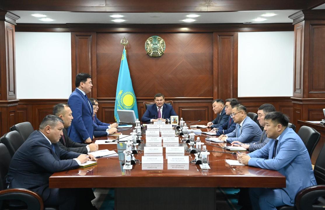 Выполнение поручений должно находиться под строгим контролем
