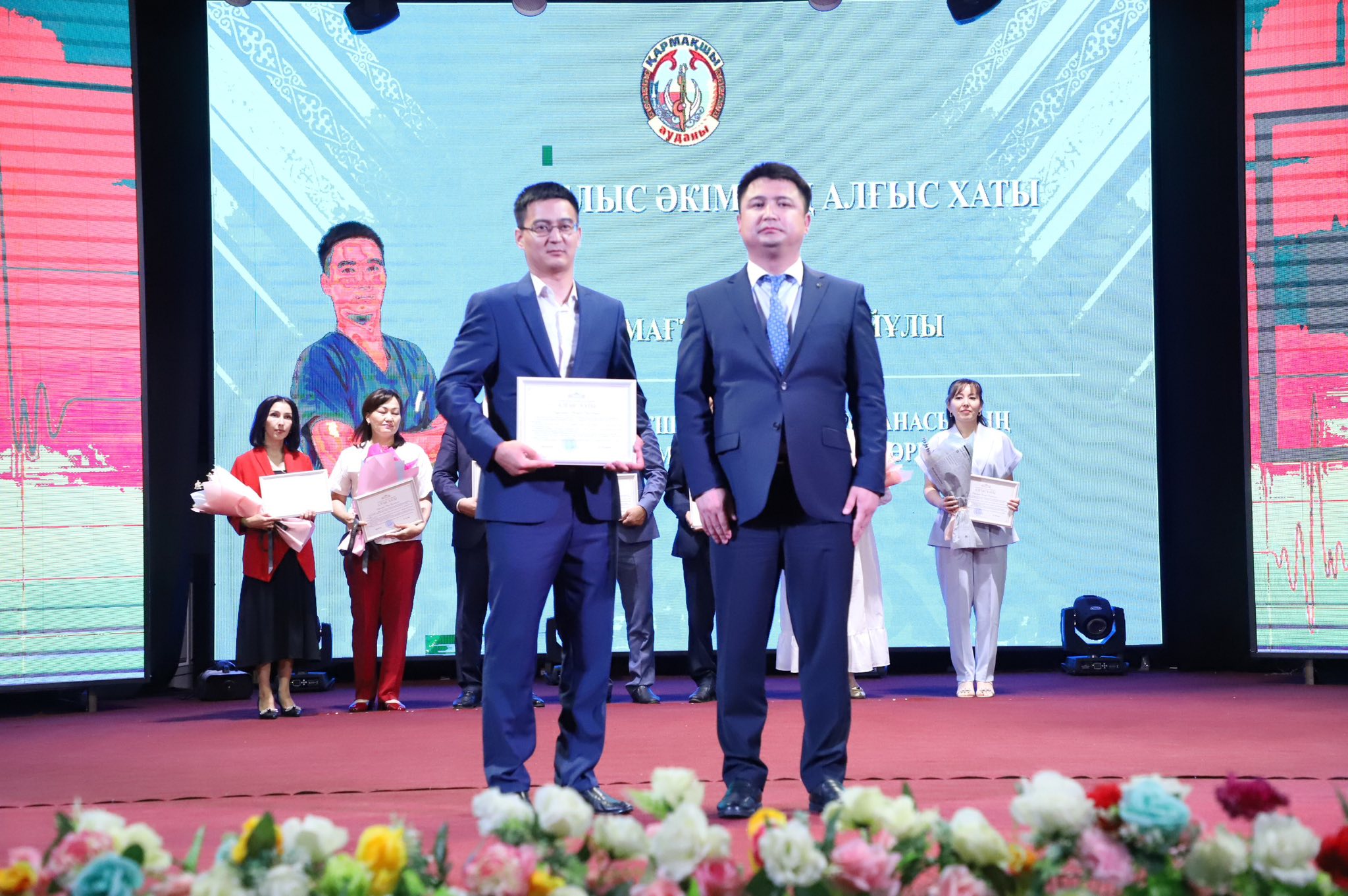 Ақ халатты абзал жандарға құрмет көрсетілді