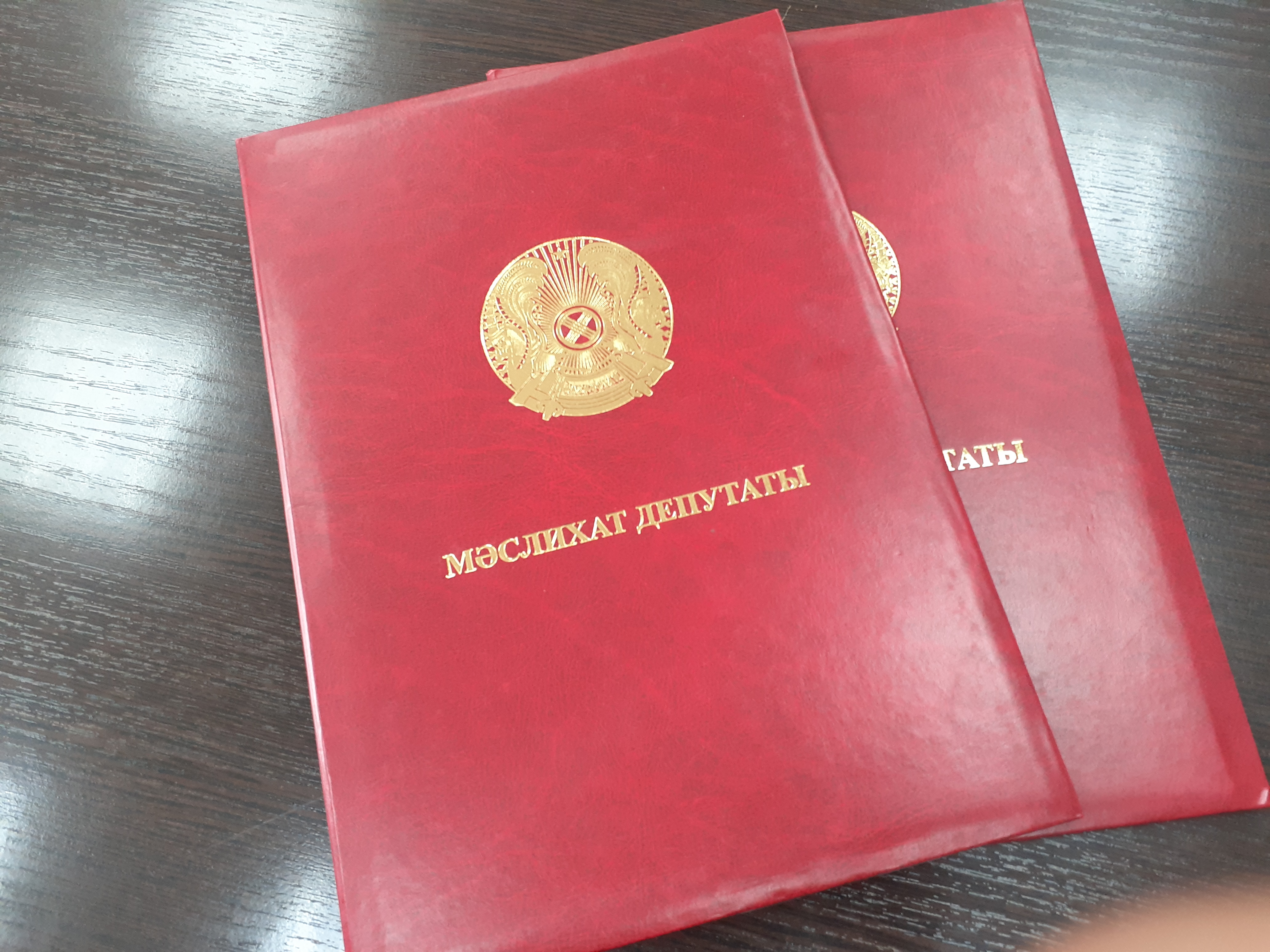 Бүгін Жәнібек аудандық мәслихатының тұрақты комиссияларының кезекті отырысы мен аудандық мәслихаттың кезектен тыс 35-ші сессиясы оздырылды