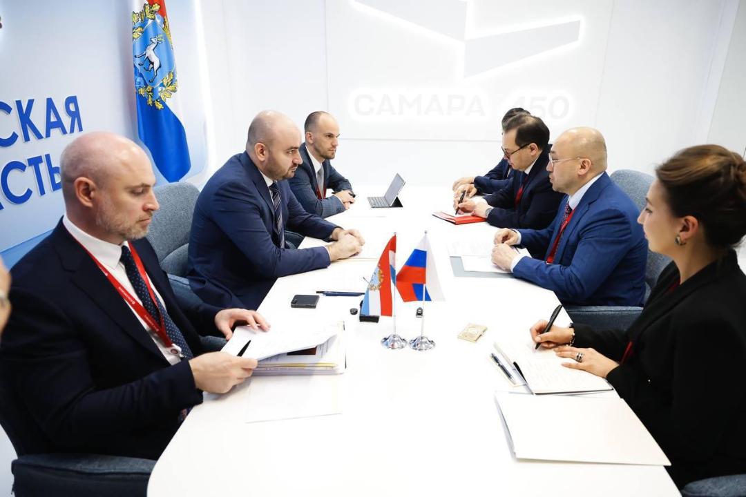 ҚР РФ Елшісі Д.Абаев Самара облысының губернаторы В. Федорищевпен кездесті