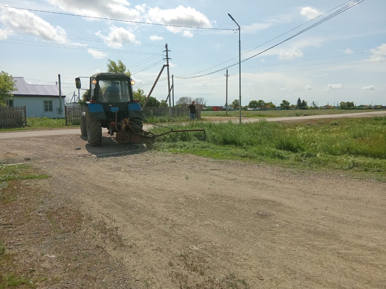Ломоносов ауылдық округінің кентішілік жолдарының обкос