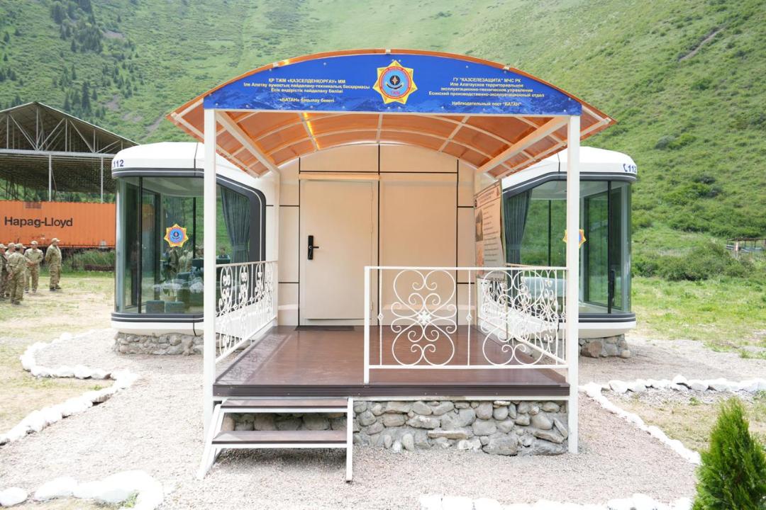 Биік таулы гидробекеттерге арналған инновациялық капсула үйлері: Қазақстан ТЖМ қауіпсіздік пен жайлылықтың жаңа деңгейін ұсынады