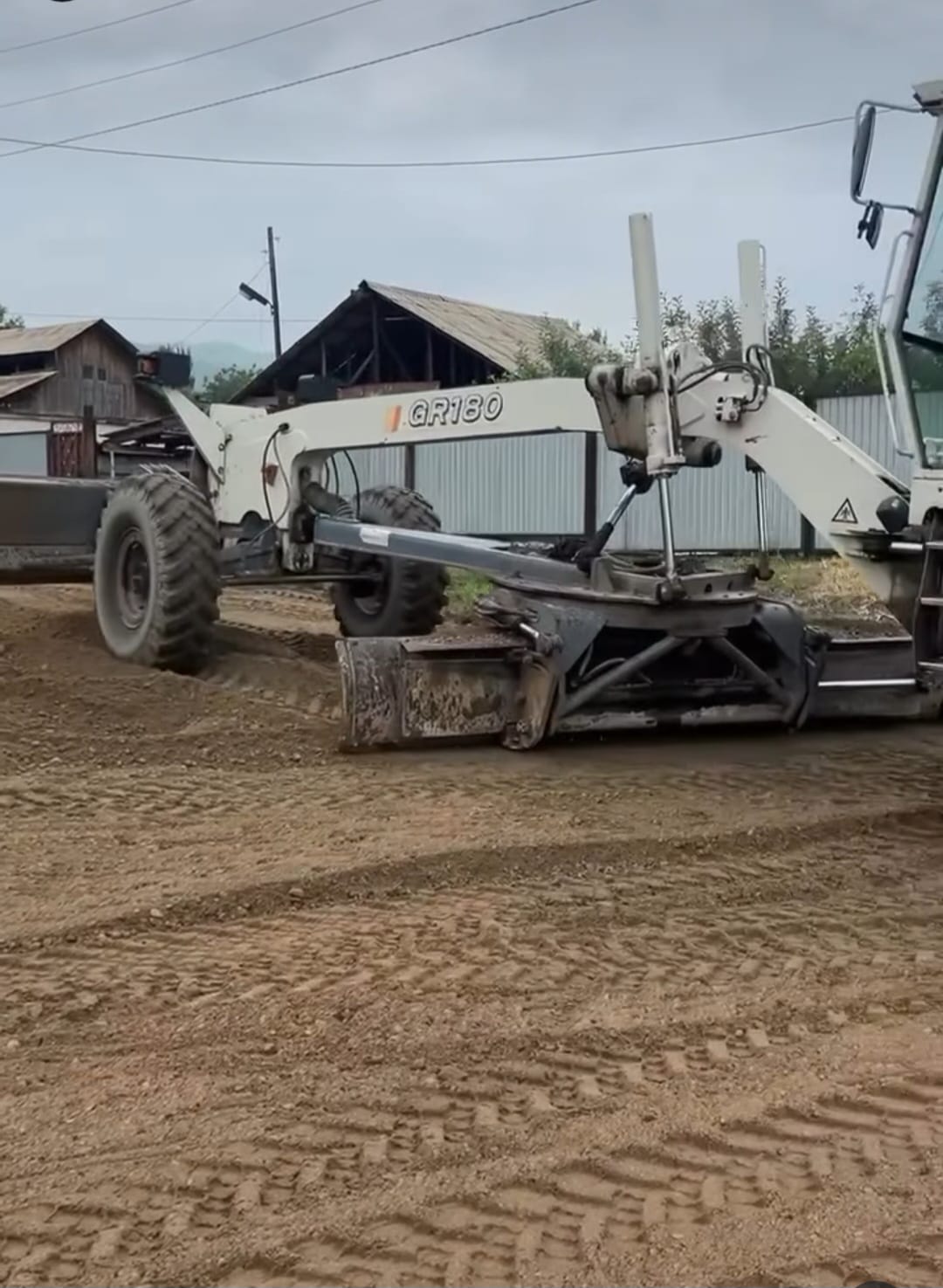 Рахат ауылдық округі Рахат ауылы Алтай көшесіне жолды қалыпқа келтіру жұмыстары жүргізілуде