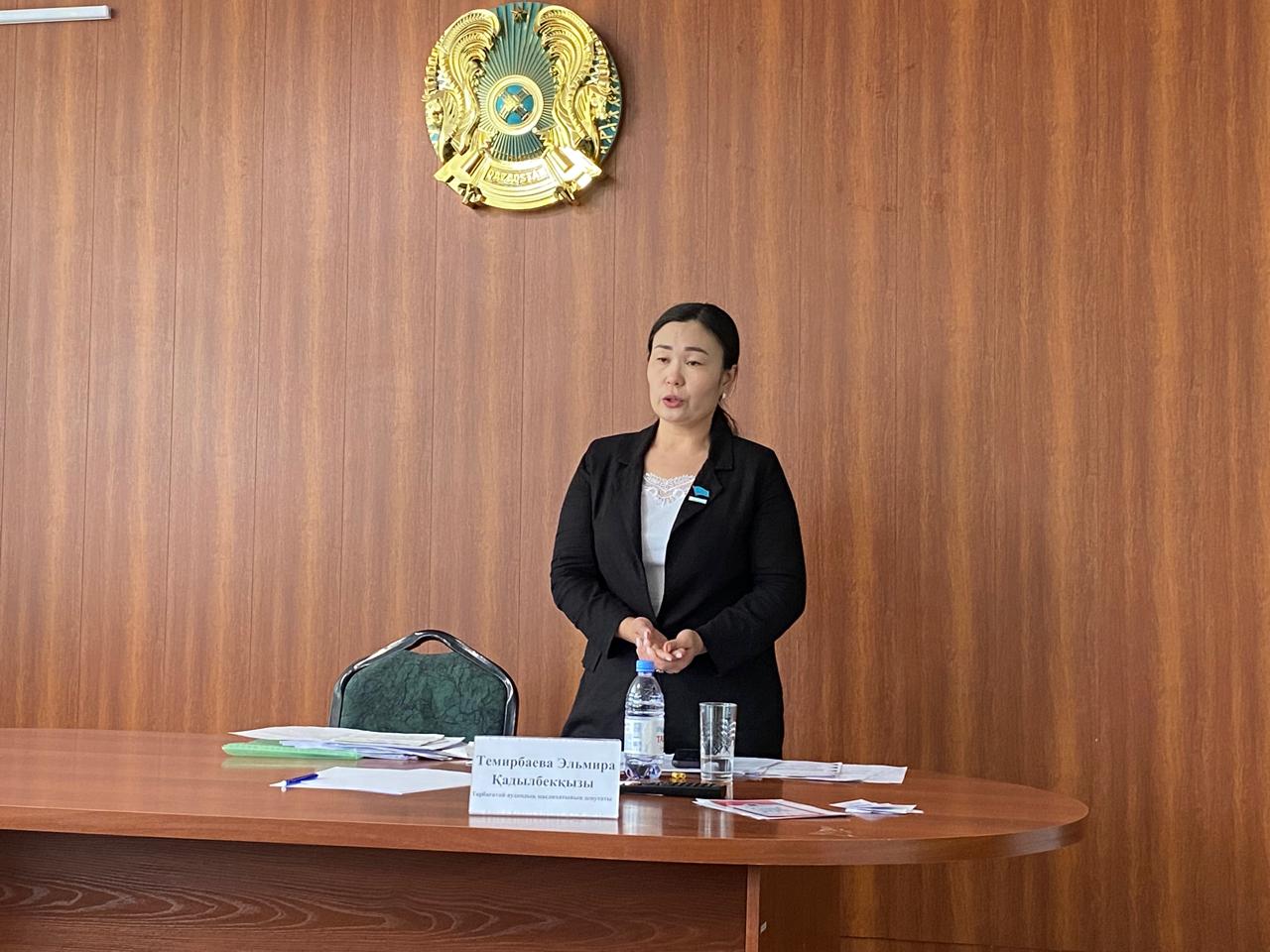 Алғаш рет дөрекі топтық ұрыс Эксклюзивті сирек порно