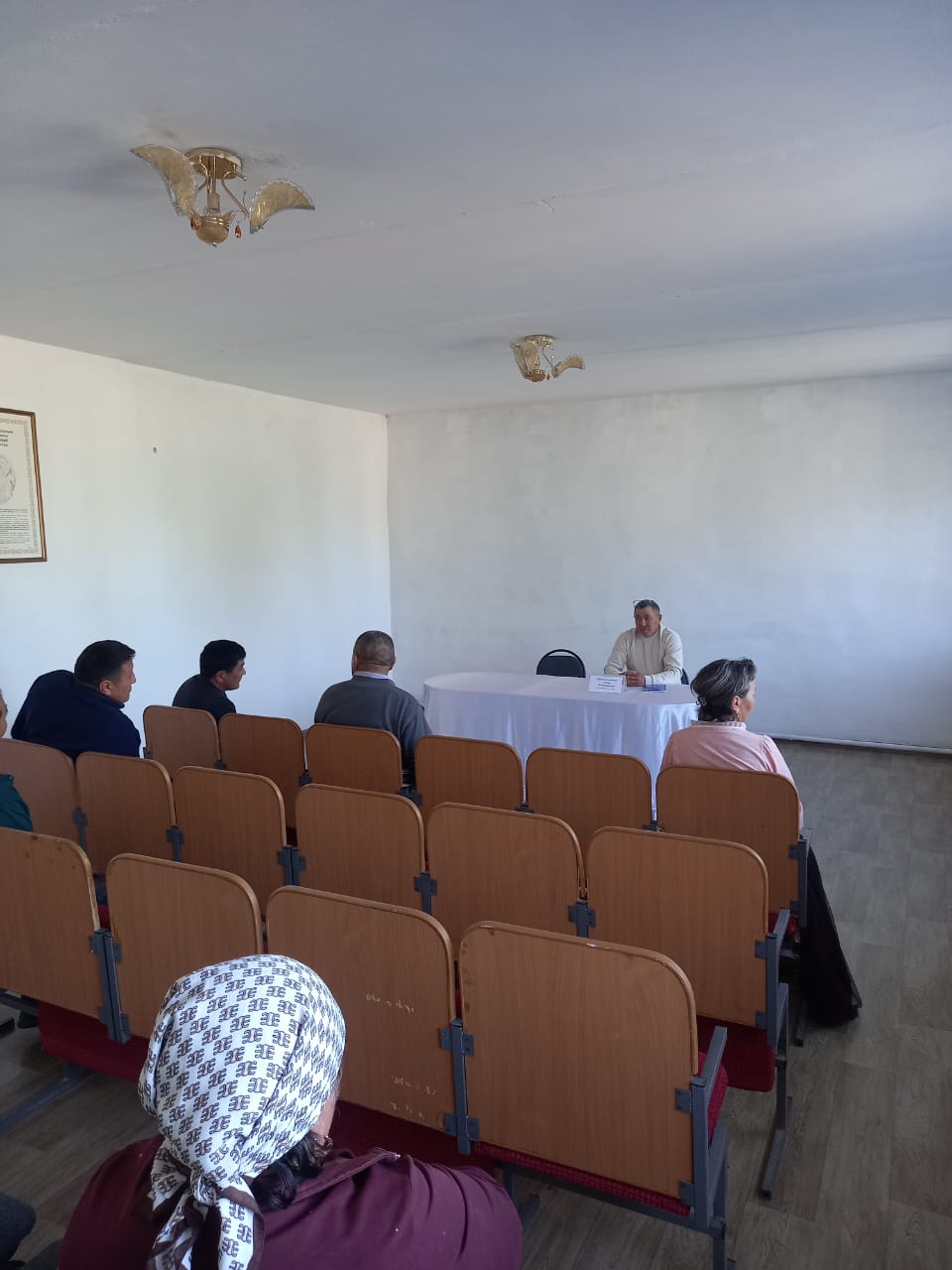 Аудандық мәслихат депутаты Е.Қ.Шаммуханбетов өз сайлаушыларының алдында 2024 жылғы атқарылған жұмыстары туралы есеп беру кездесуін өткізді.