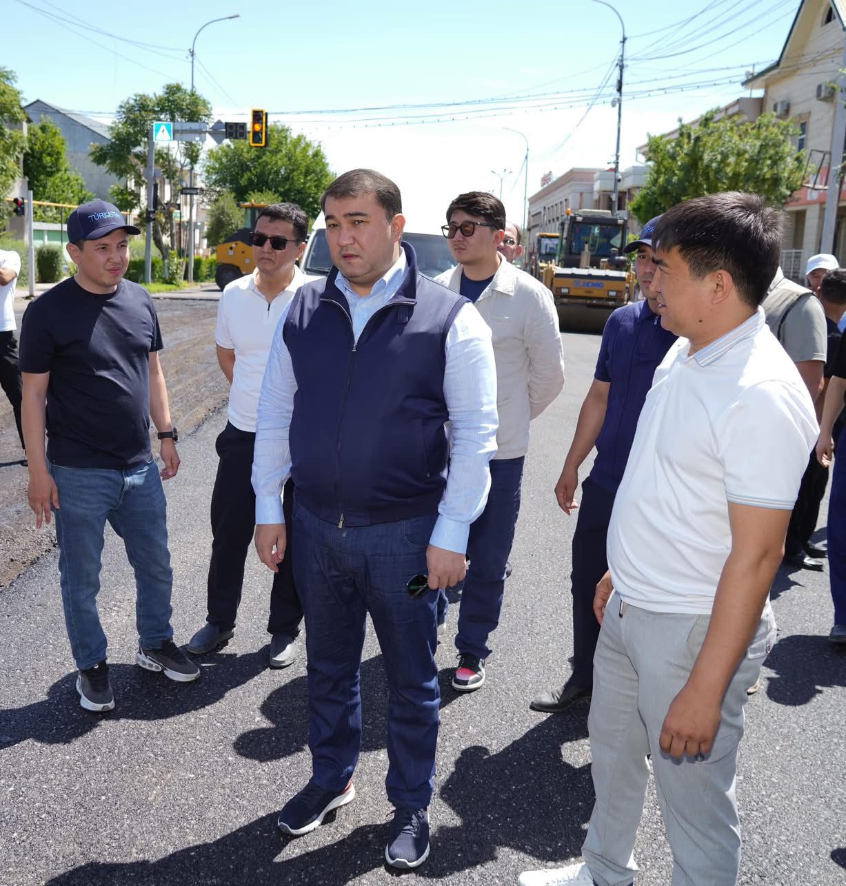 ТҮРКІСТАН ҚАЛАСЫНДА ЖОЛ ЖӨНДЕУ ЖҰМЫСТАРЫ ҚАРҚЫНДЫ ЖҮРІП ЖАТЫР