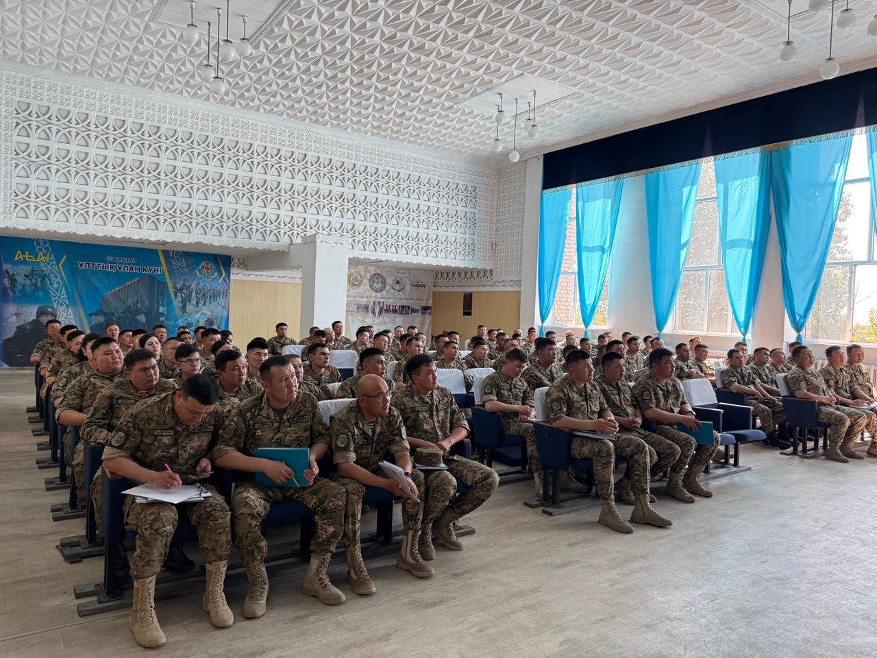 Абай облысында әскери қызметшілермен сыбайлас жемқорлықтың алдын алу бойынша кездесу өткізілді