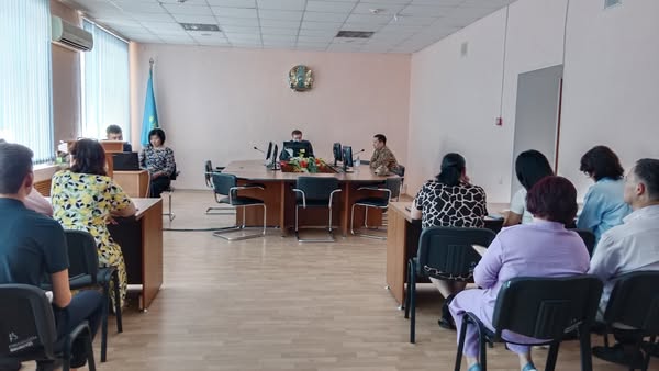 Табиғи және техногендік апаттар қаупінің арту жағдайында азаматтық қорғау мәселелері ерекше өзектілікке ие болуда. Халықтың қауіпсіздігі тікелей жауапты қызметтердің жеделдігі мен сауатты іс-әрекеттеріне байланысты. Бұл тұрғыда құтқару бөлімшелерімен қатар, төтенше жағдайлар кезінде жұқпалы аурулардың өршуін болдырмауға жауапты санитариялық-эпидемиологиялық қызмет мамандары да маңызды рөл атқарады.