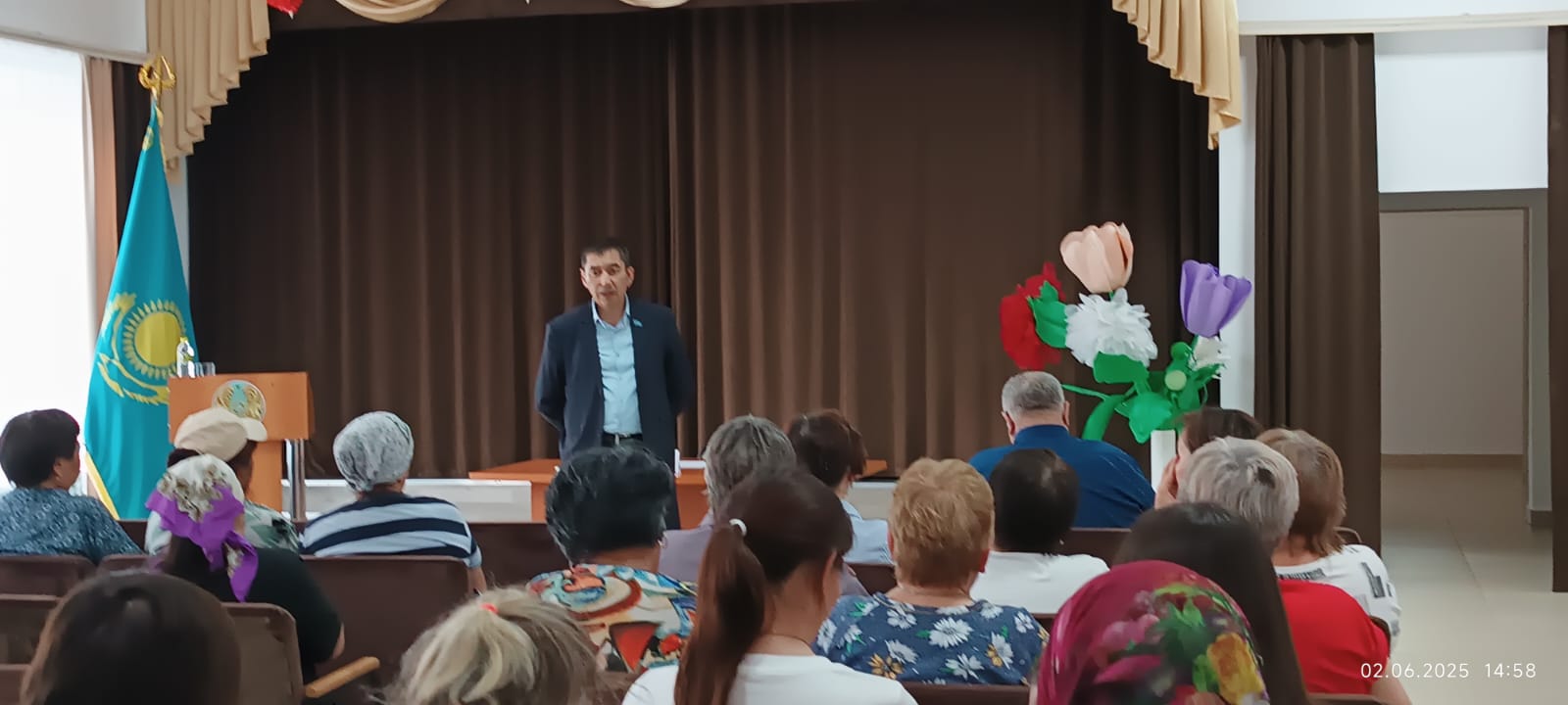 Сайлаушылармен кездесу