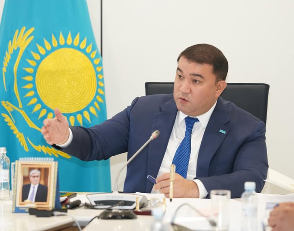 ТҮРКІСТАН ОБЛЫСЫНДА 1 МЫҢ ШАҚЫРЫМНАН АСТАМ ЖОЛ МЕН КӨШЕДЕ ҚҰРЫЛЫС-ЖӨНДЕУ ЖҰМЫСТАРЫ ЖҮРІП ЖАТЫР