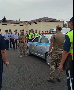 Полицейские проводят занятия по боевой и служебной подготовке