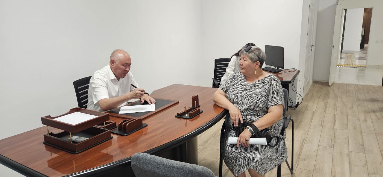 Әділет департаменті басшысы Ернар Сейдiмбек азаматтарға жеке қабылдау өткізді