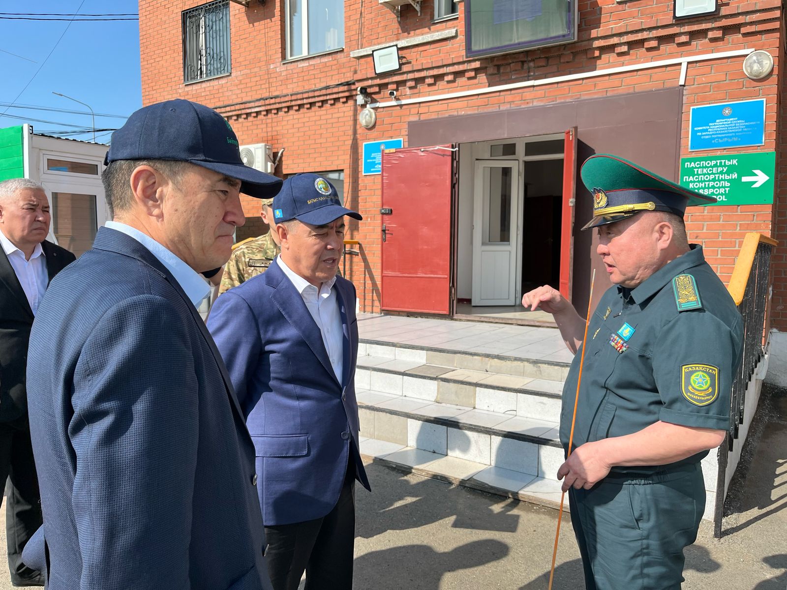 Аким ЗКО ознакомился с планами по реконструкции пограничного пункта «Сырым»