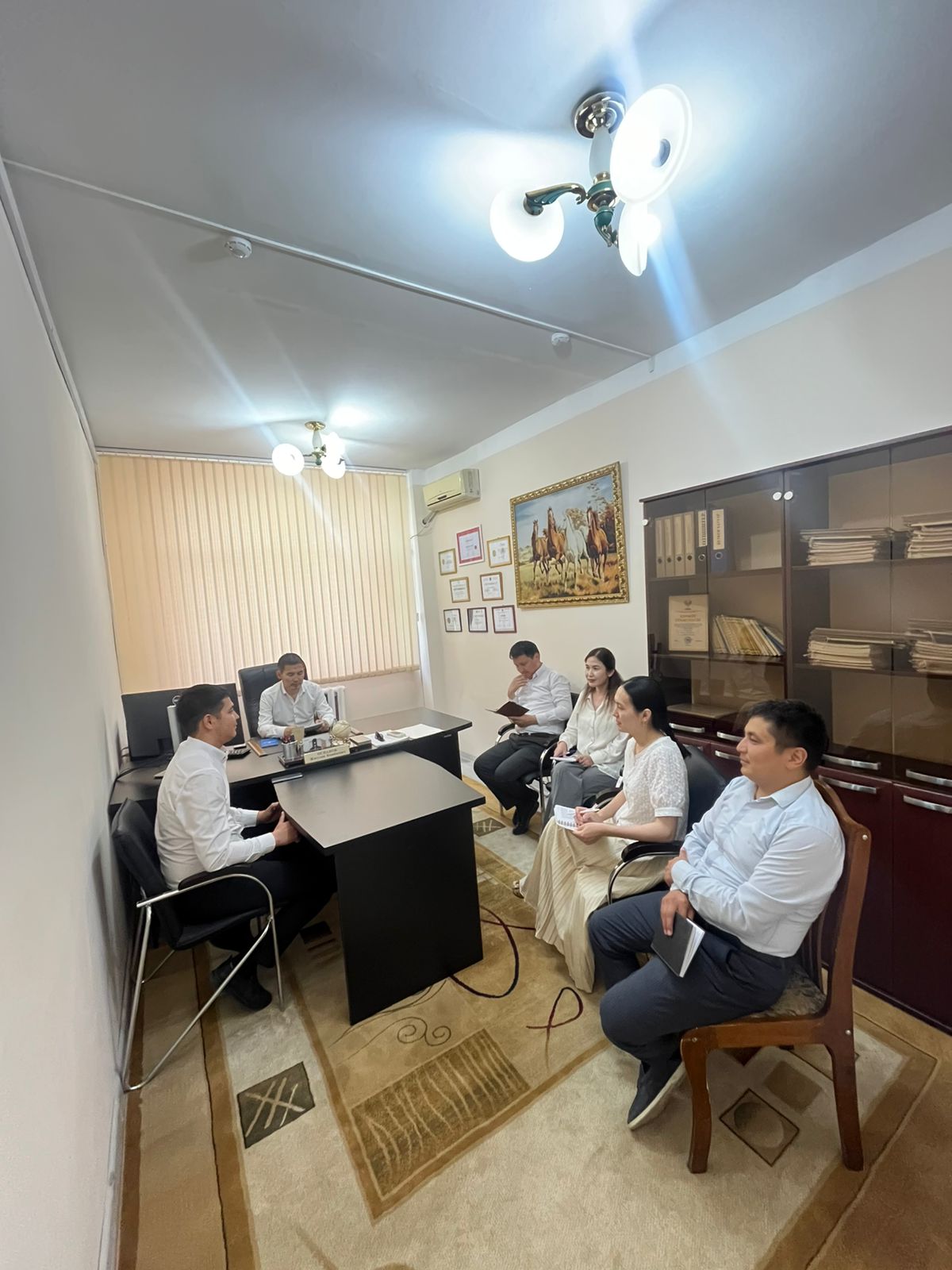 Аппарат басшысы, мекеменің Әдеп жөніндегі уәкілі Ж.Оспановтың төрағалығымен мемлекеттік қызметшілердің деструктивті діни ағымдардың қызметіне араласуын болдырмау бойынша жиын өткізілді.