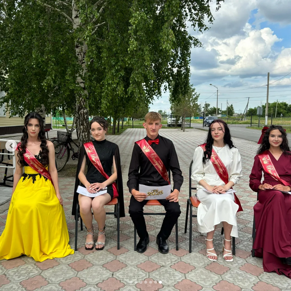 18 маусымда Костряков ауылында "Костряков жалпы білім беретін мектебі"КММ-де 2025 жылғы түлектерге аттестаттар салтанатты түрде табыс етілді.