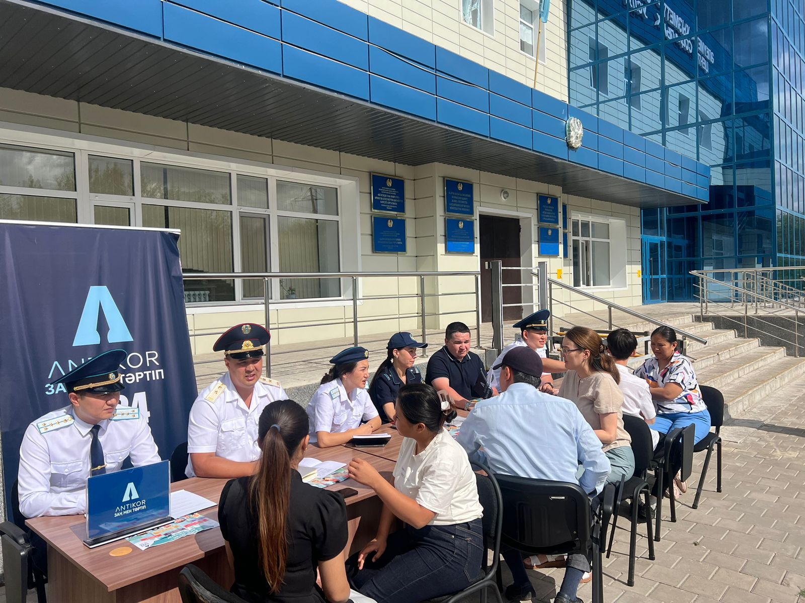В рамках продвижения идеологии «Закон и порядок» в Карагандинской области организована акция «Ашық қабылдау»