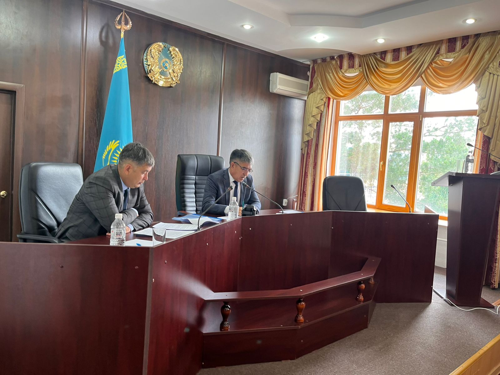 2025 жылдың 23 маусымында Меңдіқара аудандық мәслихатының кезектен тыс сессиясы болып өтті.