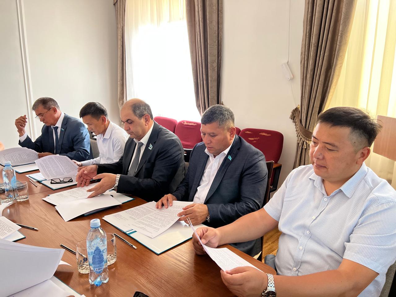 Меркі ауданында әлеуметтік осал топтарды баспанамен қамту мәселесі қаралды