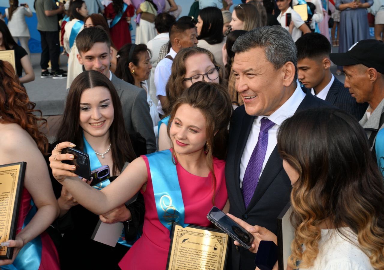 Выпускникам СКО вручили "Алтын белгі"