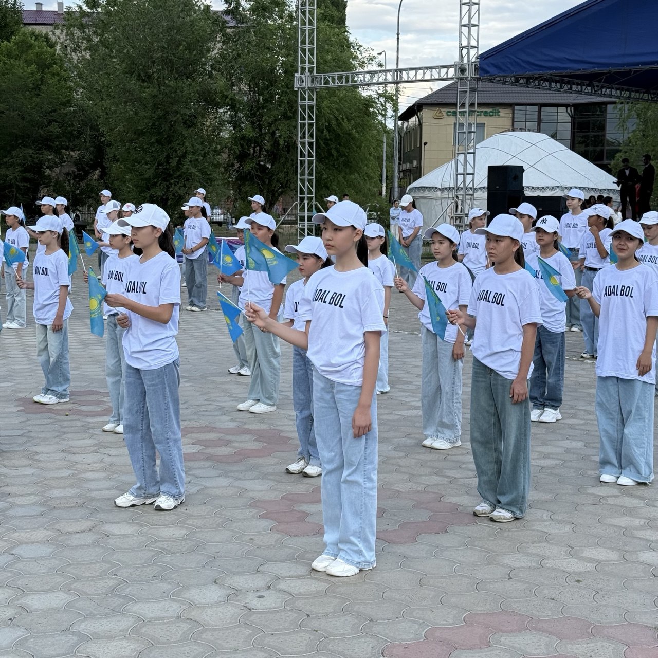 БҚО-да «Жемқорлық – індет, онымен күресу – міндет» ұранымен флешмоб өтті
