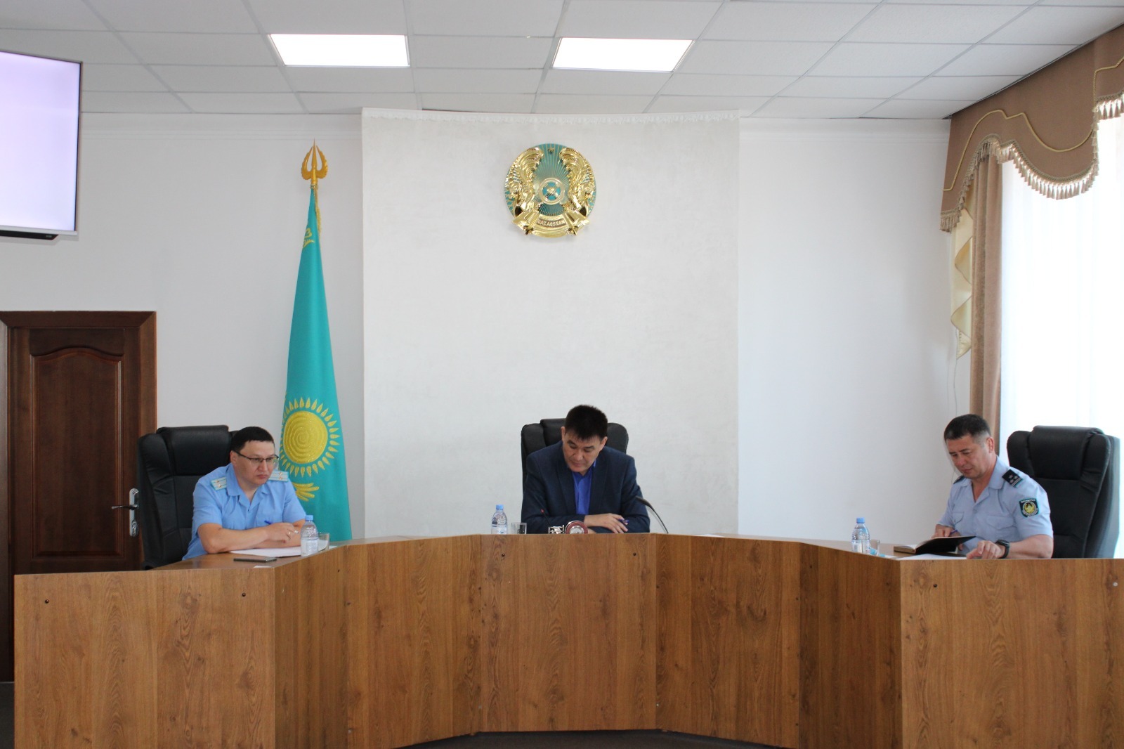 On June 20, 2025, a meeting of the Interdepartmental Commission for the Prevention of Offenses under the Beimbet Maylin District Akimat was held in the small hall of the district akimat building.