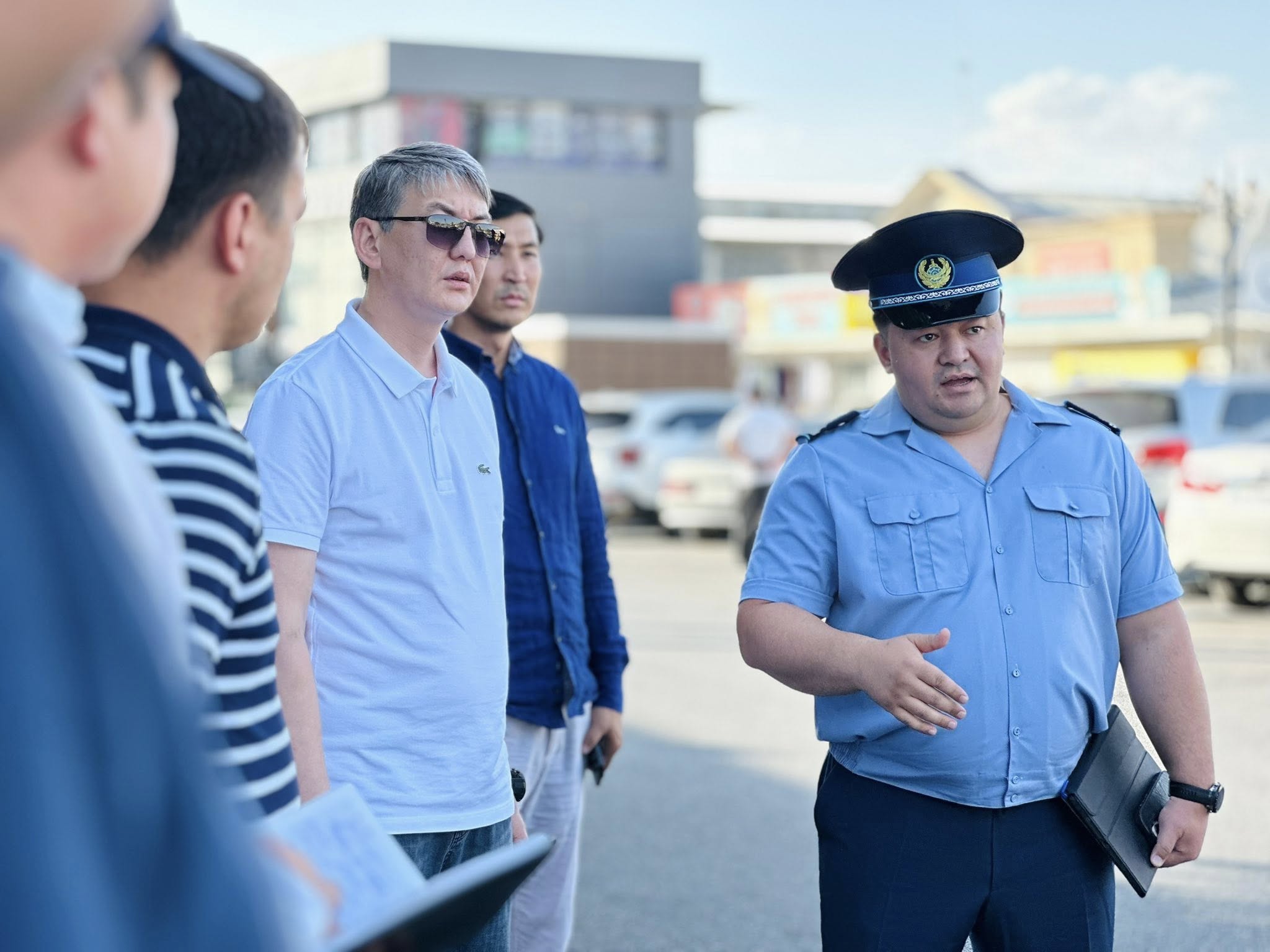 АРМАН САБИТОВ: "ЧИСТОТА И ПОРЯДОК РАЙОНА - ОБЩАЯ ОТВЕТСТВЕННОСТЬ"