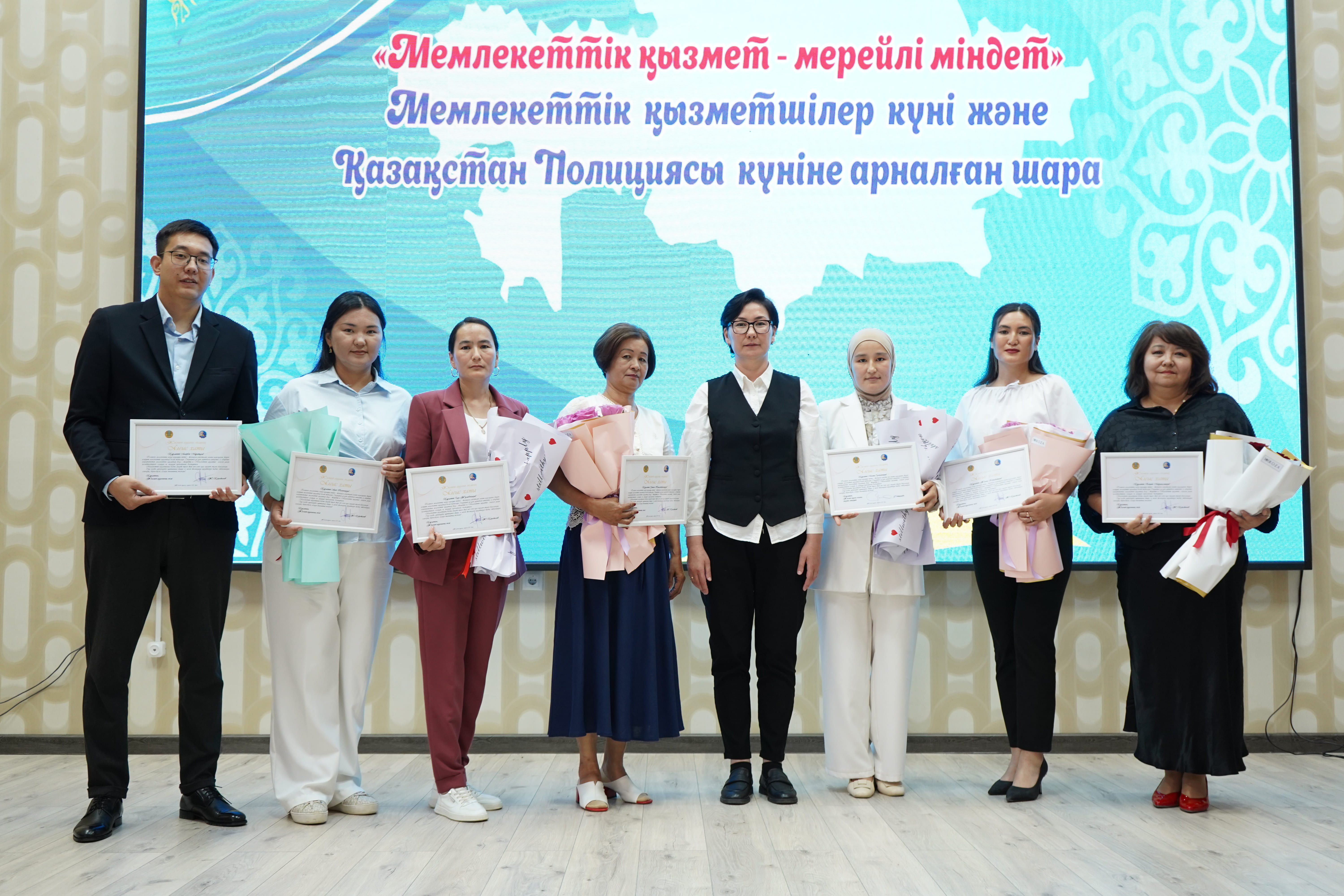 Жылыой ауданында Мемлекеттік қызметші және Полиция күні аталып өтті