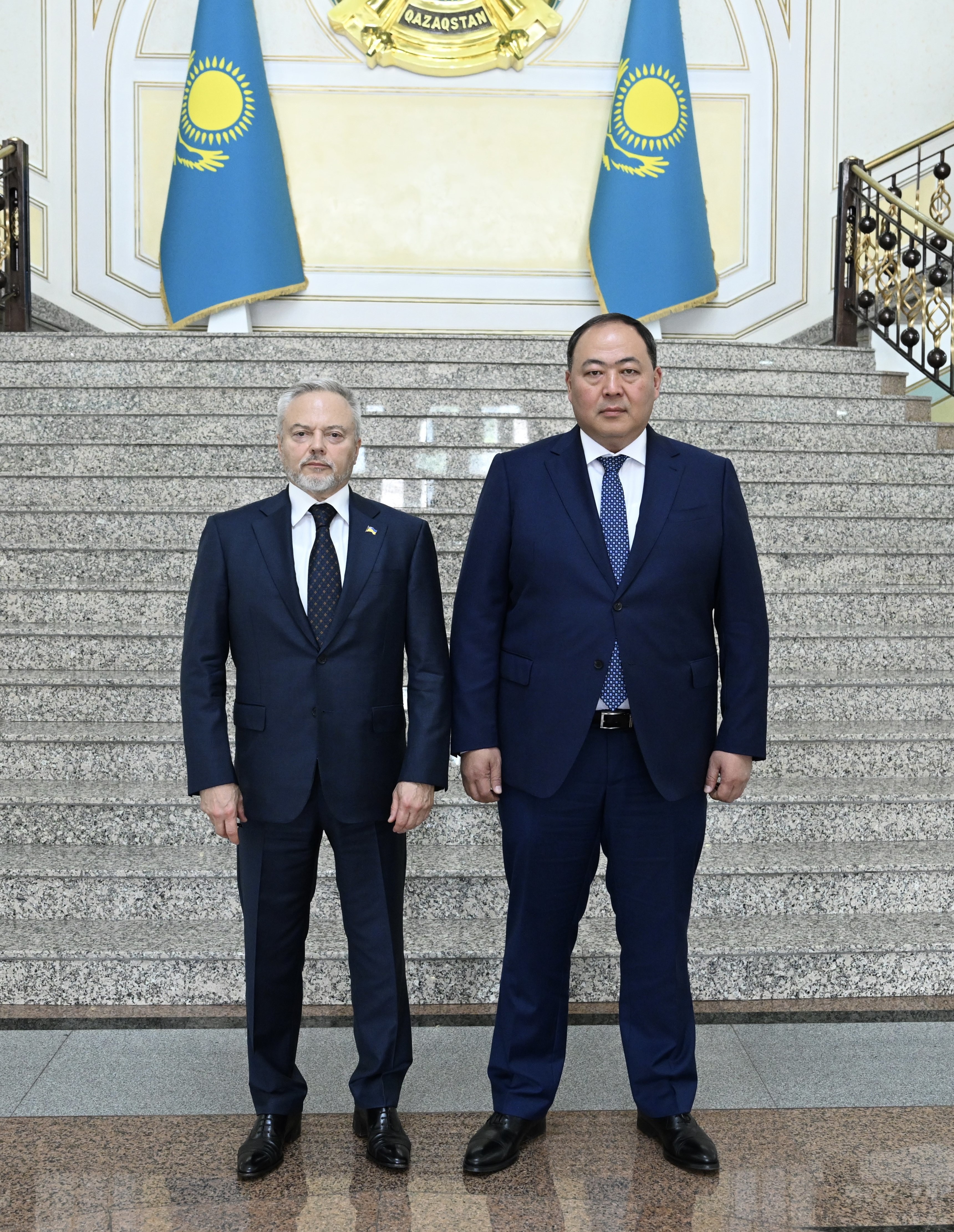 Қазақстан СІМ-де Украинаның жаңа Елшісі сенім грамоталарының көшірмелерін тапсырды