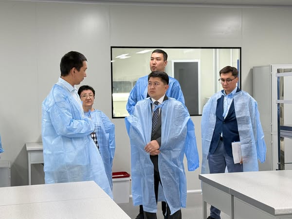 Жамбыл облысы денсаулық сақтау басқармасының басшысы Сержан Назарбек «Амир и Д» ЖШС-нің қызметімен танысты