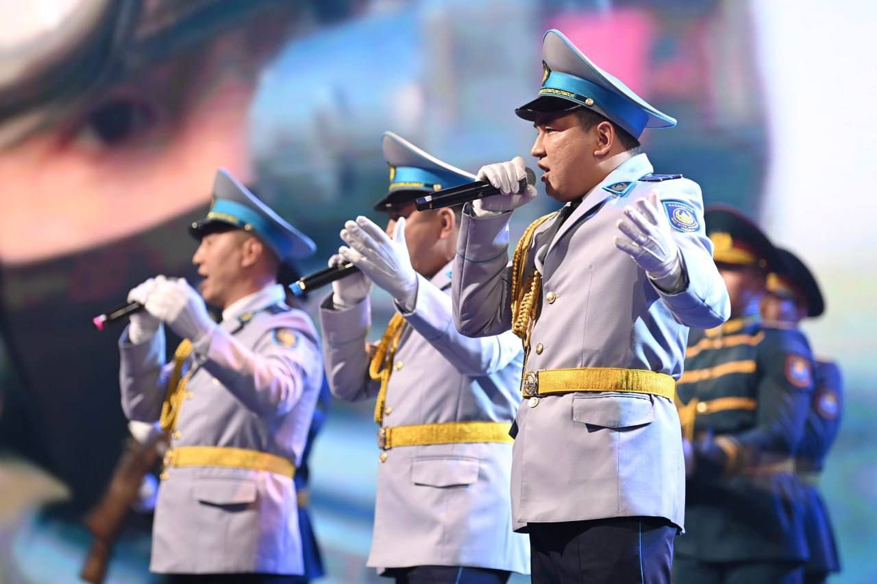 ПРЕМЬЕРА ПЕСНИ «МІНДЕТ! ЕРЛІК! АБЫРОЙ!» ПРОЗВУЧАЛА СО СЦЕНЫ СТОЛИЧНОГО ЗАЛА ИМЕНИ РОЗЫ БАГЛАНОВОЙ