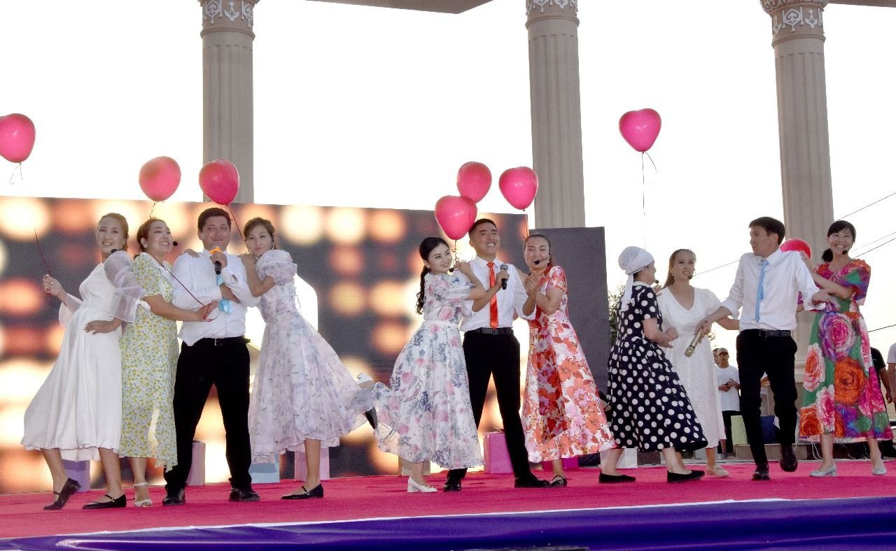 АУЫЛ КЕШІ КӨҢІЛДІ: Мәдениет және өнер фестивалінің ашылуына арналды