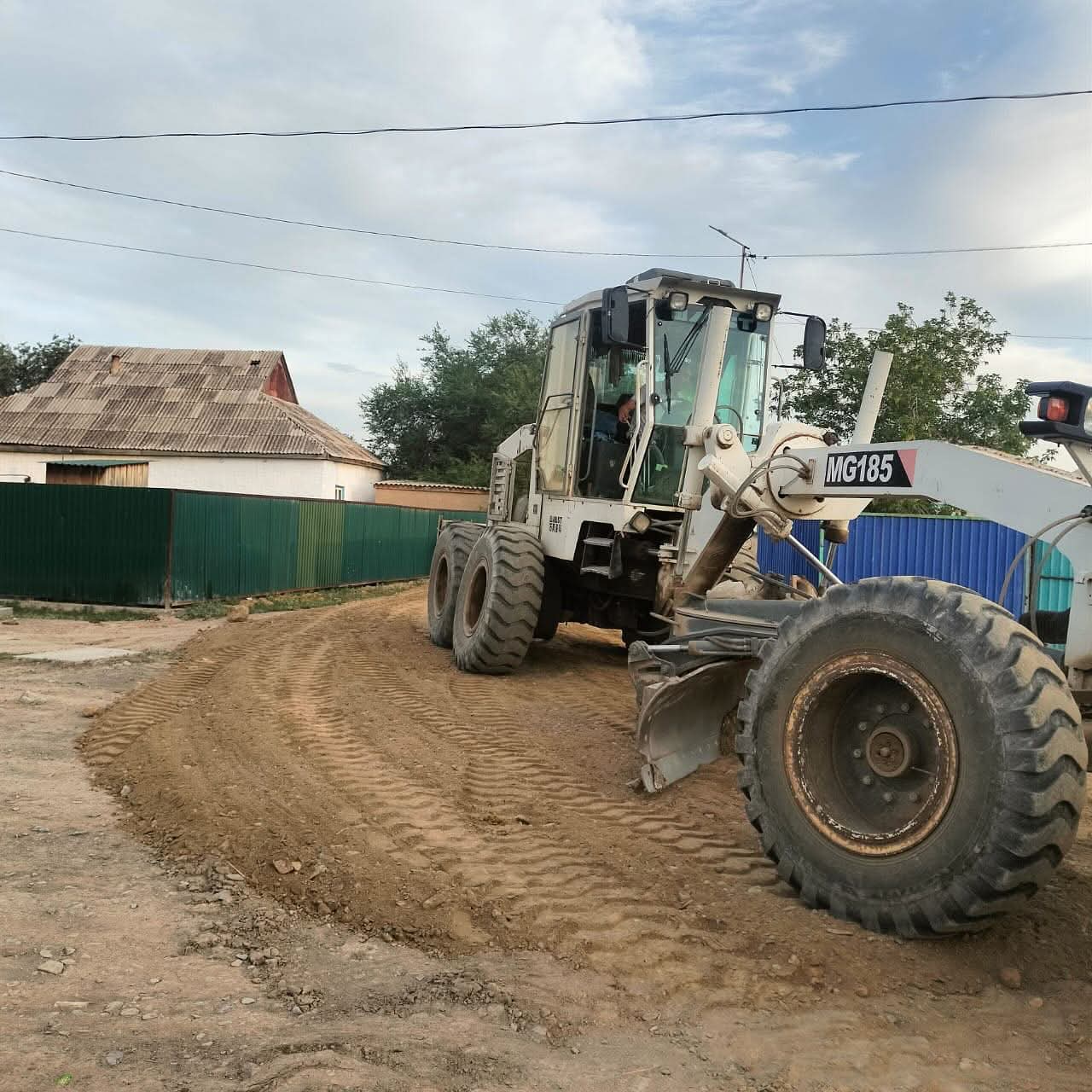 Жолды көтеру, тегістеу жұмыстары жүргізілуде