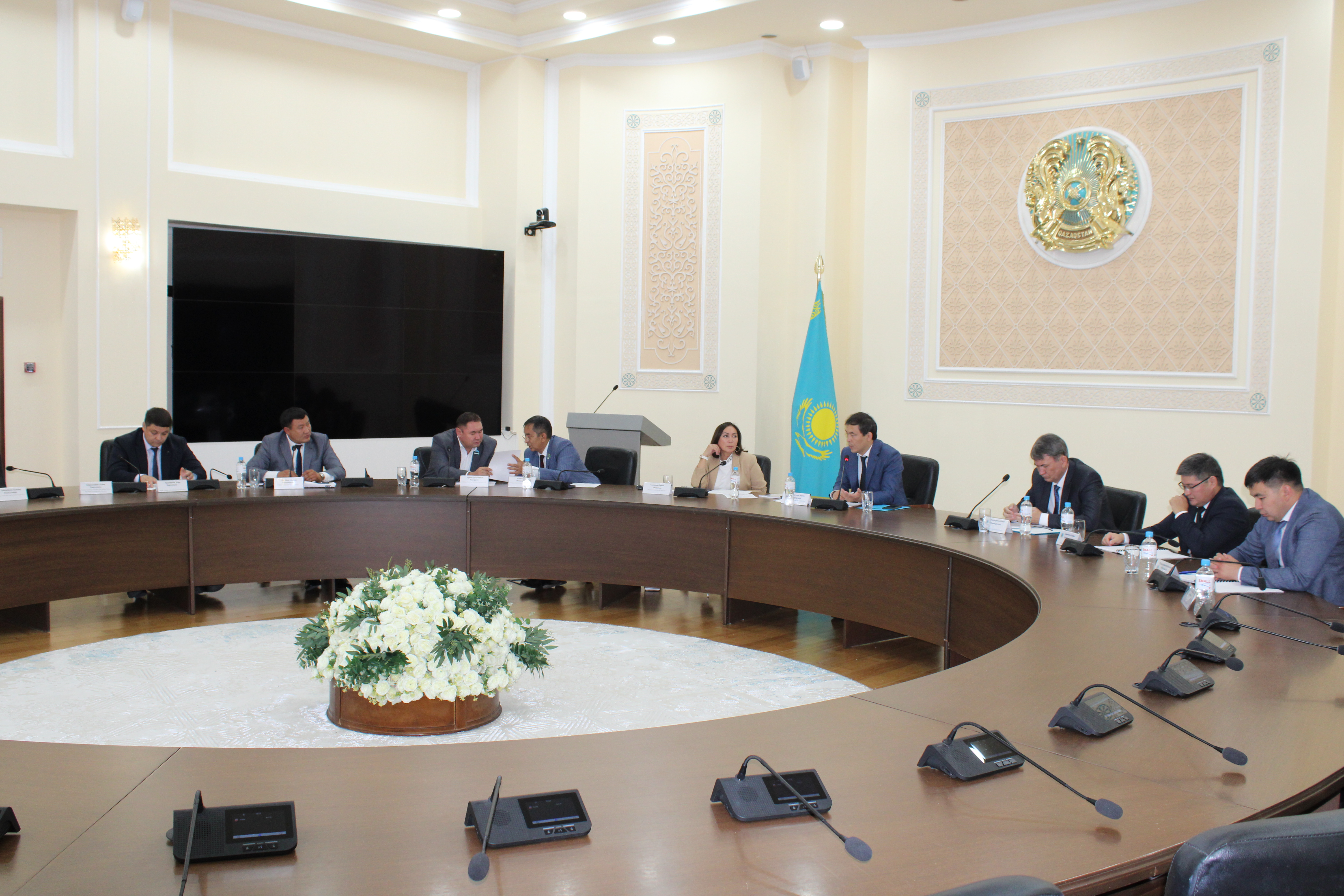 2025 жылғы 25 маусымда облыстық мәслихат депутаттарының қатысуымен Жетісу облысы бойынша Тексеру комиссиясының кезекті отырысы өткізілді, онда Сарқан ауданының 10 мемлекеттік мекемесінде мемлекеттік аудиттің қорытындылары қаралды