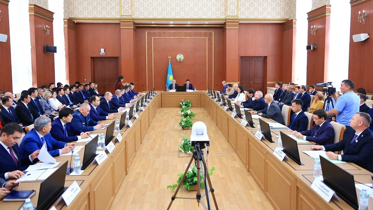 Заң мен тәртіп: Қарағанды облысында сыбайлас жемқорлық тәуекелдерін азайту шаралары талқыланды