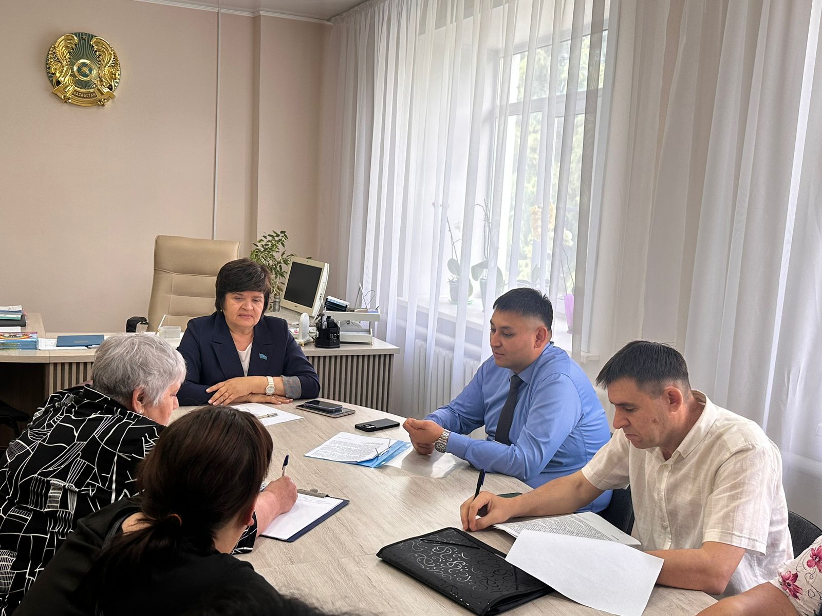Алтай аудандық мәслихат төрағасының жеке қабылдауына субсидияланған әлеуметтік маңызы бар маршруттар мәселесіне алаңдаған қала тұрғындары жазылды