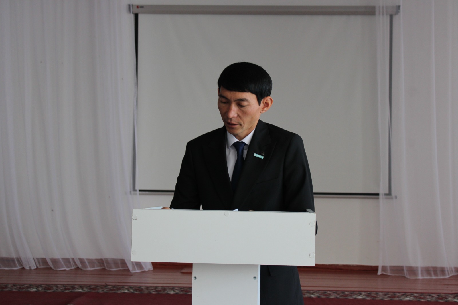 Округ әкімінің халықпен кездесуі