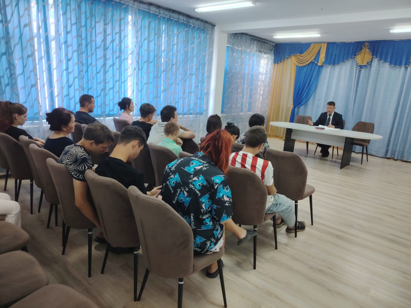Представитель провел встречу с воспитанниками «Областного Дома юношества» и провел правовую консультацию на тему «Интернет-мошенничество».