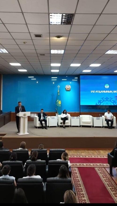 Өтеген батыр ауылында діни экстремизмнің жасырын қауіптері талқыланды