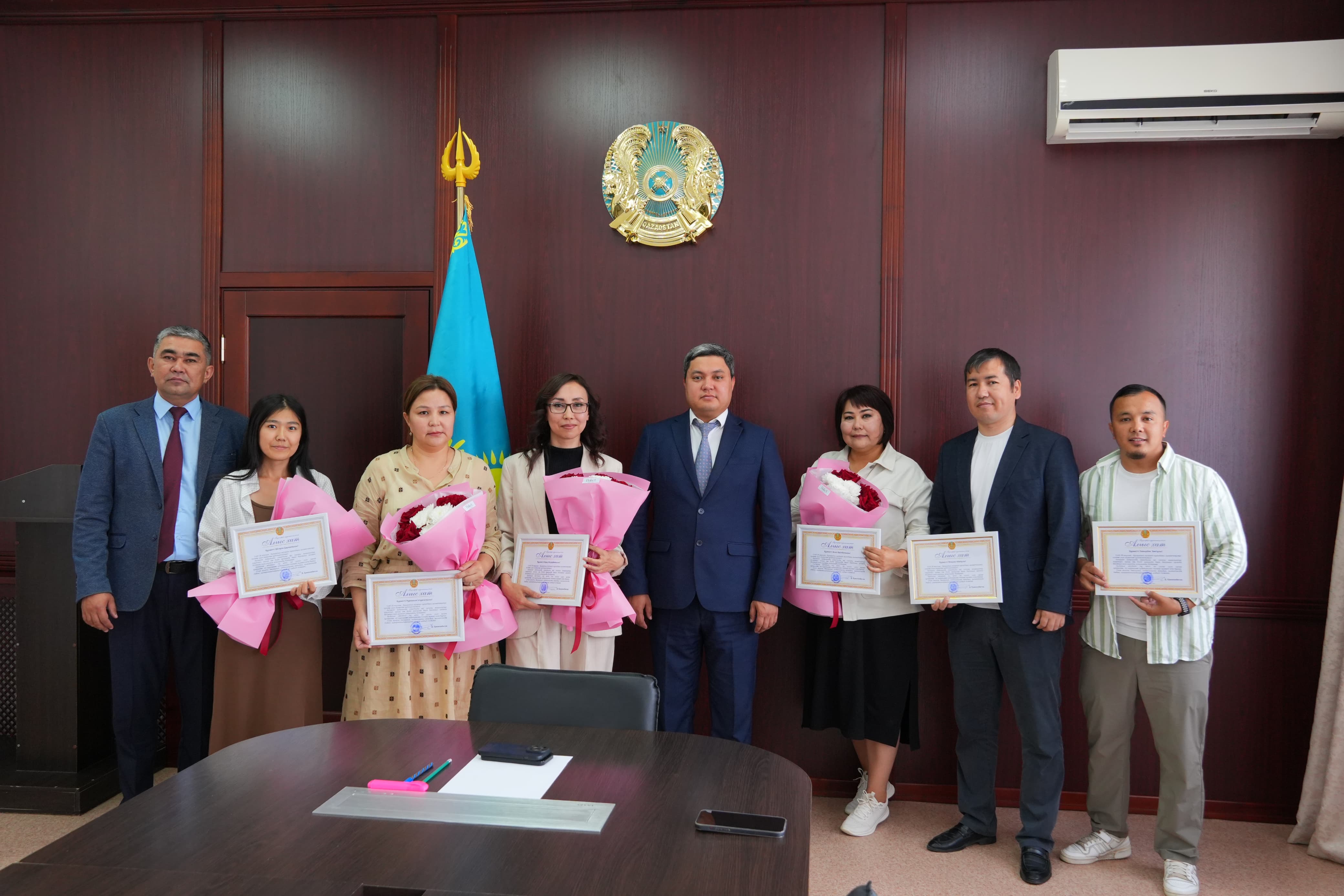 БАҚ ӨКІЛДЕРІНЕ ҚҰРМЕТ КӨРСЕТІЛДІ