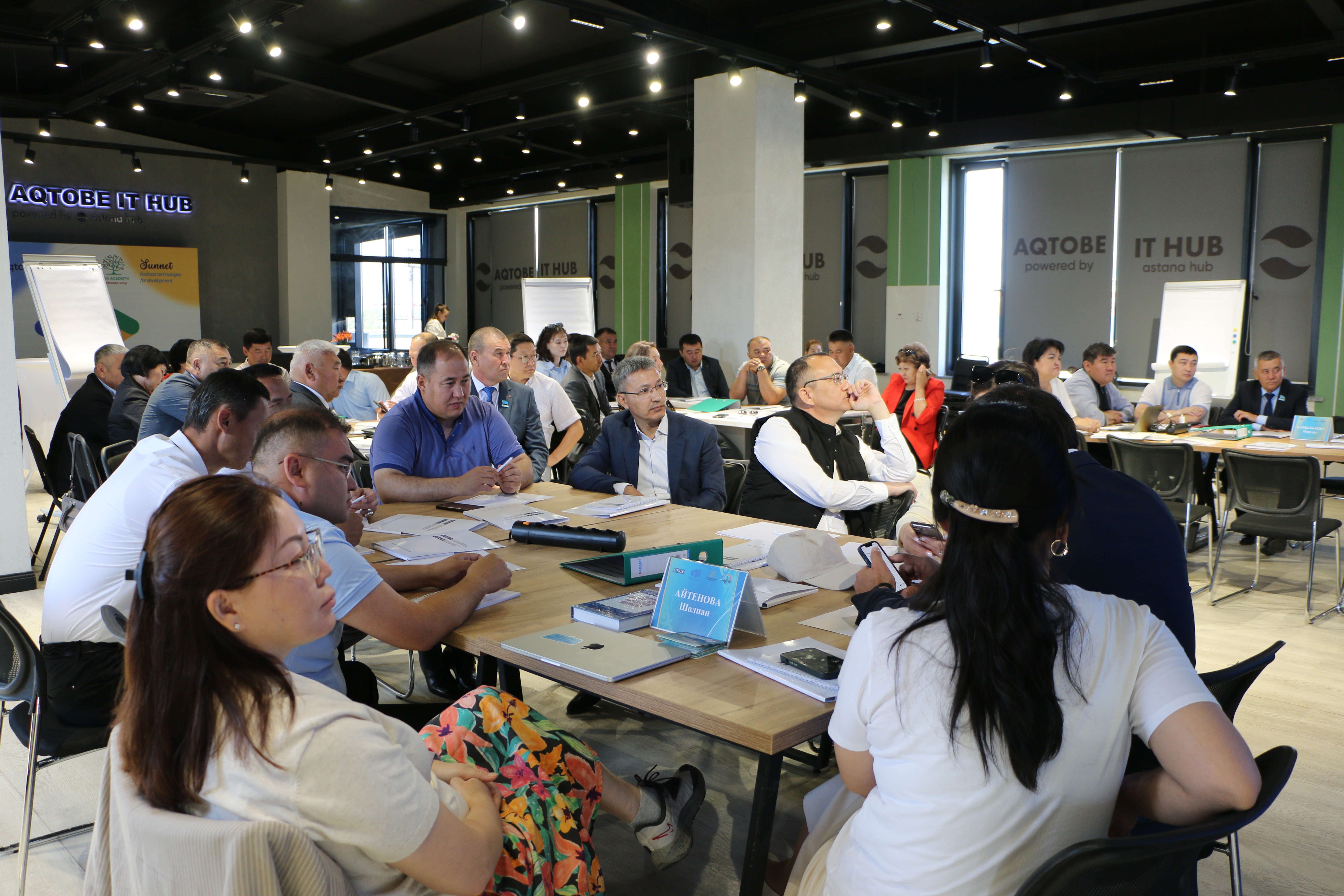 Мәслихат депутаттары үшін екі күндік тәжірибеге бағытталған тренингтің бірінші күні өтті