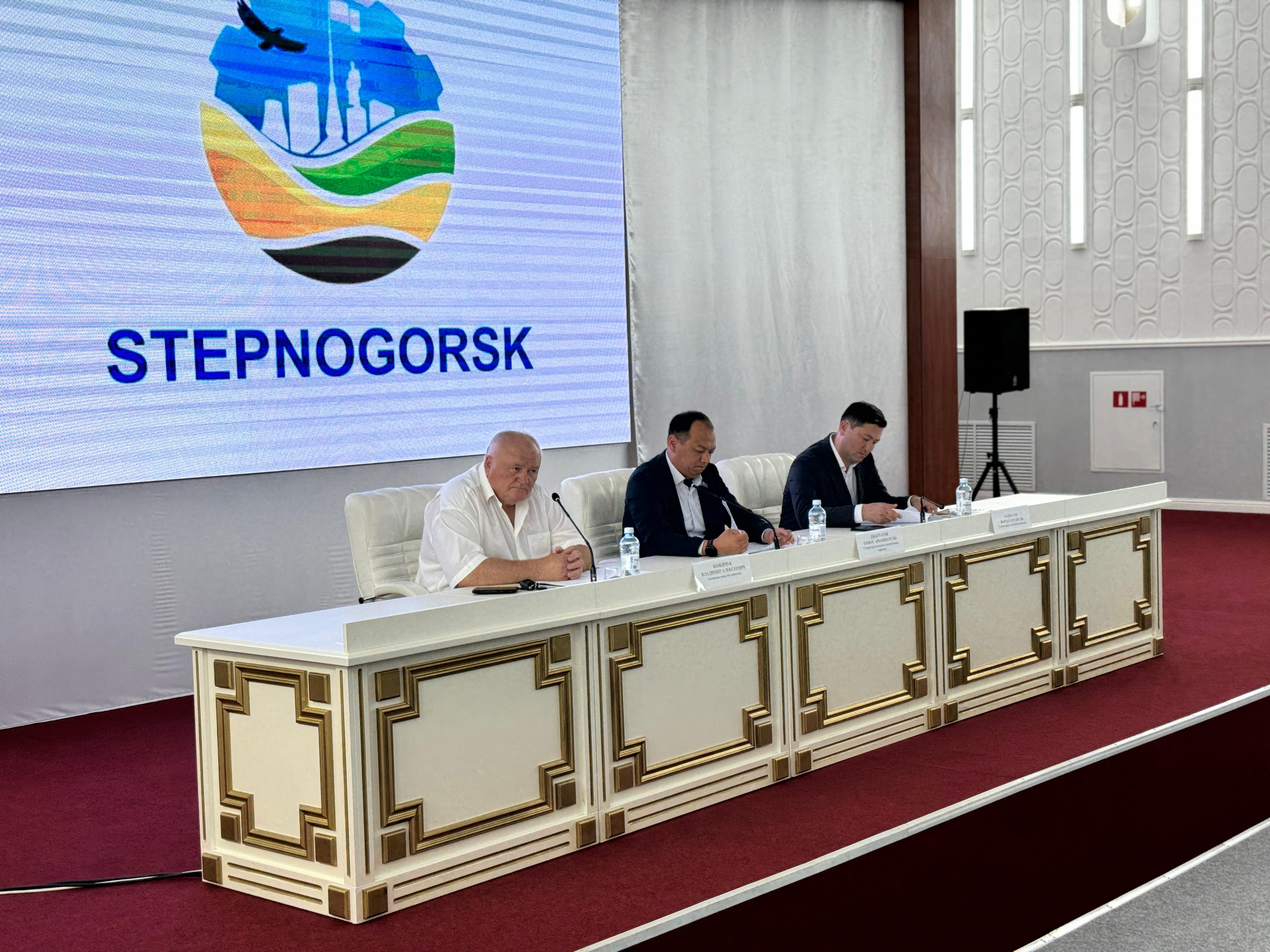 Олжас Джагпаровтың төралығымен мәслихаттың тұрақты комиссиялары мен Қоғамдық кеңестің бірлескен отырысы өтті 02.06.2025.