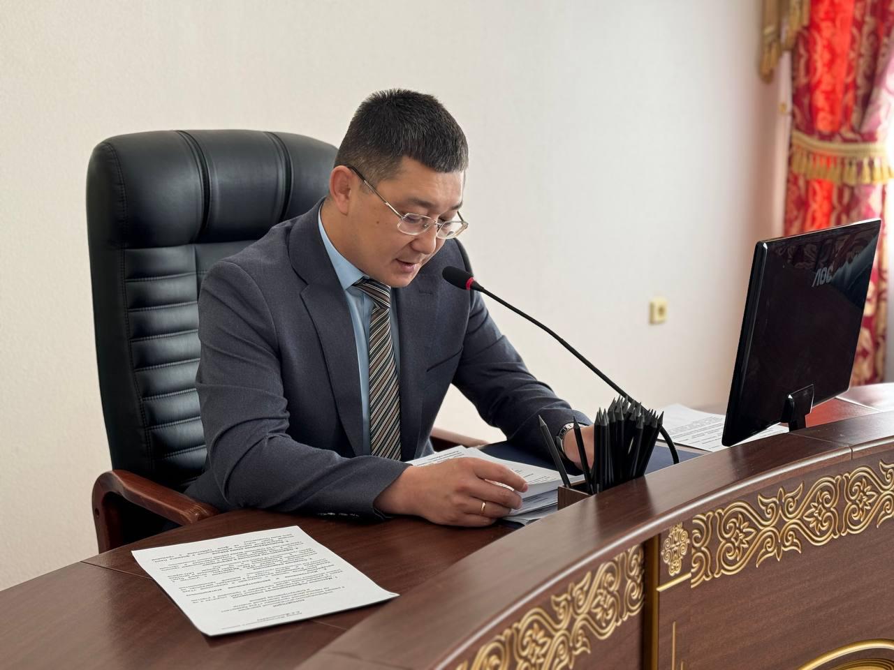 Аудан әкімі орынбасарының аналитикалық анықтаманы түсіндіру туралы отырысы