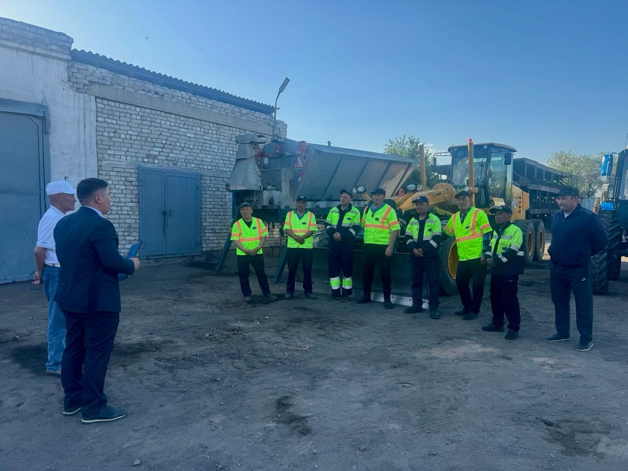 Заң және Тәртіп: Аягөз ауданында жол жөндеу саласындағы жұмысшылармен кездесу өтті