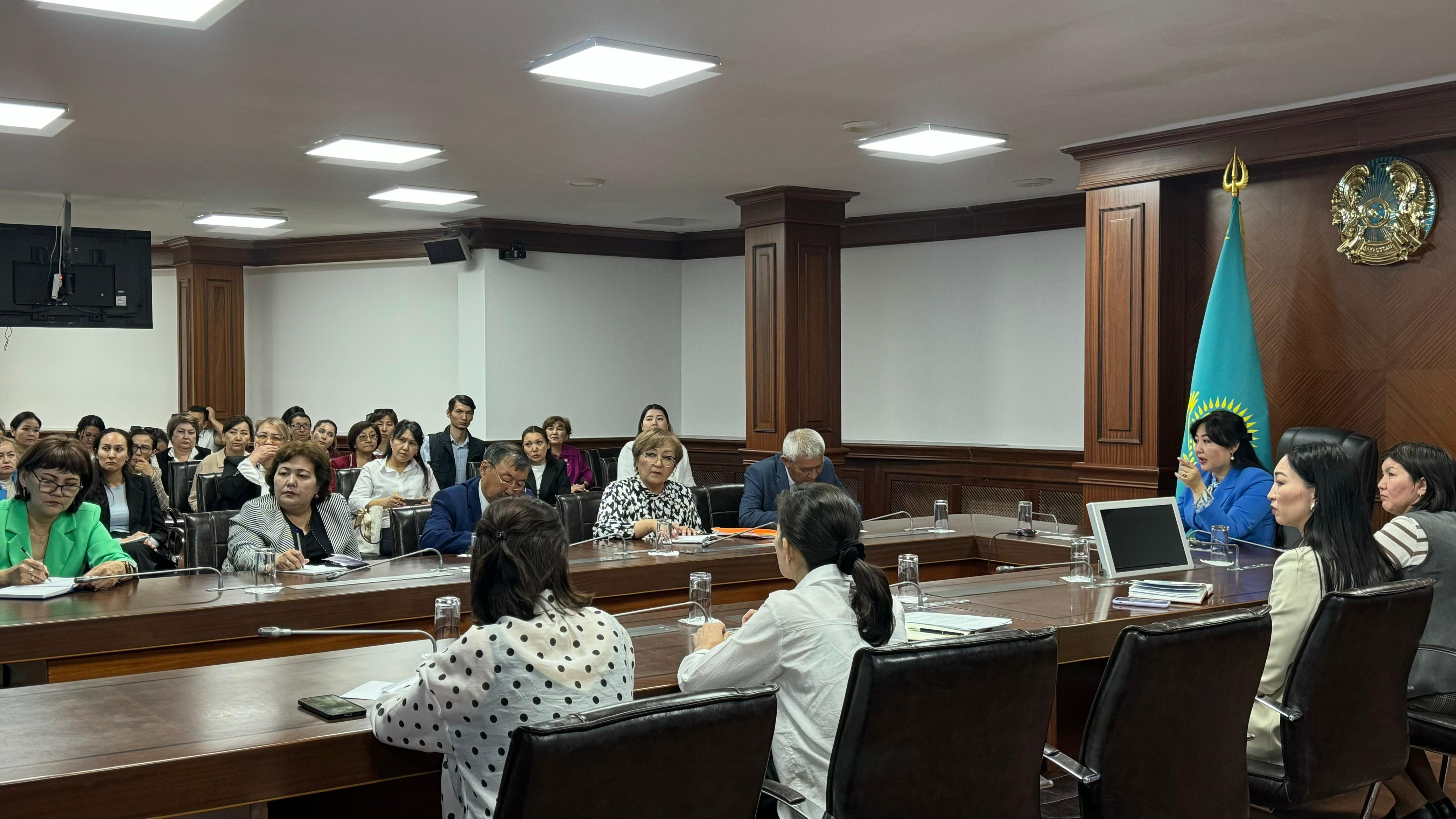 Облыстық Білім беру басқармасына жүргізілген тексеріс нәтижелері бойынша алқалы жиын өткізілді