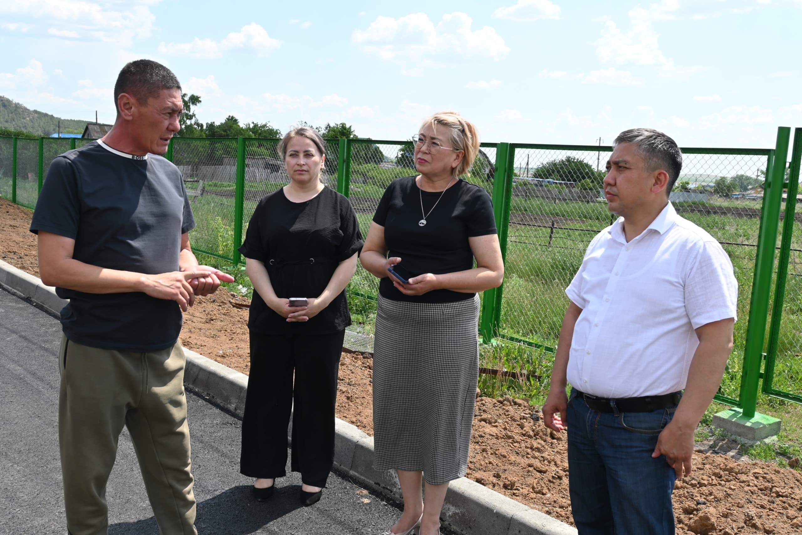 Петровка ауылындағы мектепте абаттандыру жұмыстары