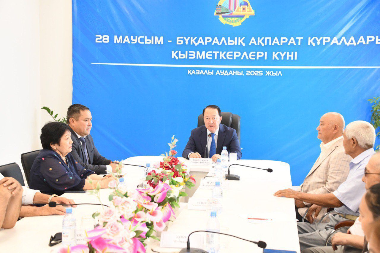 Аудан әкімі бақ өкілдерін мерекемен құттықтады