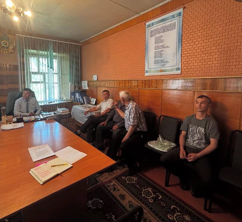 Кетпен ауылдық округінің әкімі ауыл шаруашылығы мәселелері бойынша тұрғындармен кездесті